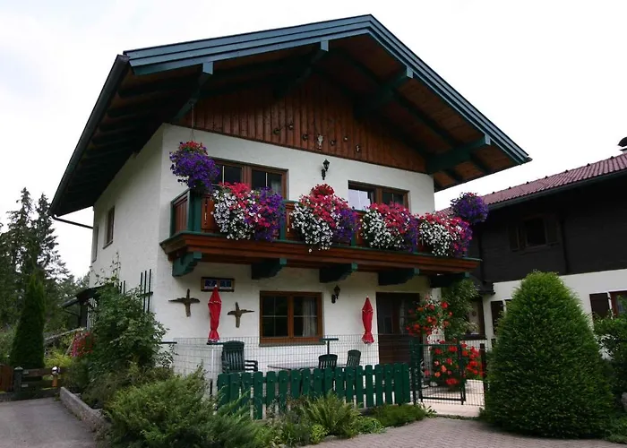 - Salzburger Land 103 Strobl